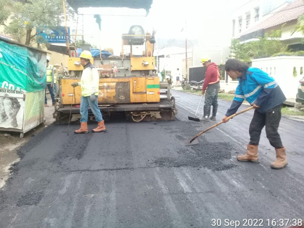 Tanggapi Keluhan Warga, Dinas PU Pantau Perbaikan Jalan Pembangunan IPAL Losari