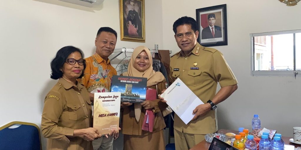 Sekwan Dampingi Ketua Komisi II DPRD Sulbar Terima Kunjungan Dinas Perpustakaan