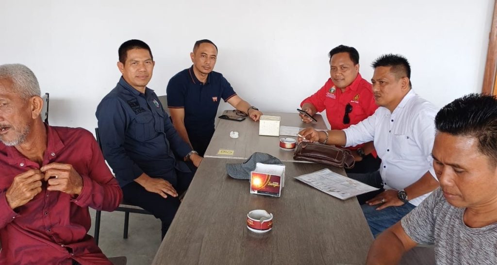 Anggota Komisi III Taufiq Agus meninjau bantuan listrik gratis di sejumlah titik Anggota Komisi III Taufiq Agus meninjau bantuan listrik gratis di sejumlah titik