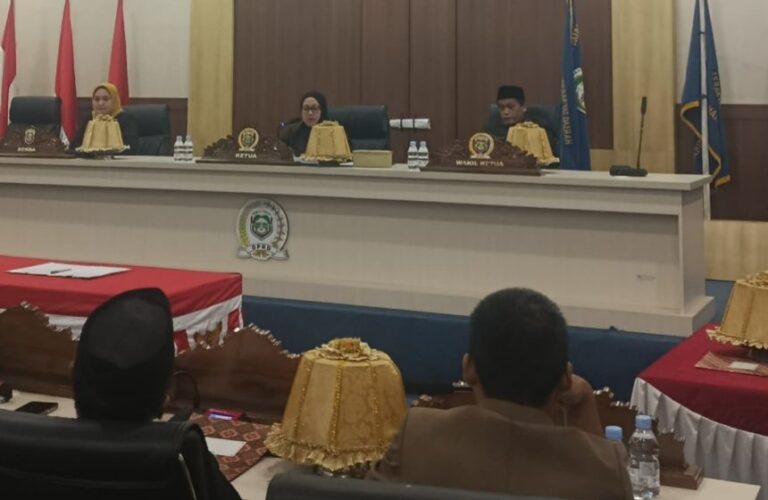 Lima Fraksi DPRD Mamuju Tengah Sepakati Raperda Pertanggungjawaban APBD 2025