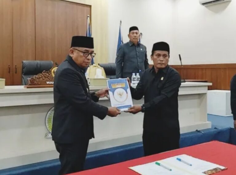 DPRD Mamuju Tengah Terima Dokumen KUA-PPAS APBD 2027, Tekankan Transparansi dan Penguatan Fiskal Daerah DPRD Mamuju Tengah Terima Dokumen KUA-PPAS APBD 2027, Tekankan Transparansi dan Penguatan Fiskal Daerah