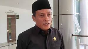 Wakil Ketua DPRD Mamuju Tengah Minta PNS Baru Jaga Profesionalisme dan Integritas dalam Melayani Masyarakat Wakil Ketua DPRD Mamuju Tengah Minta PNS Baru Jaga Profesionalisme dan Integritas dalam Melayani Masyarakat