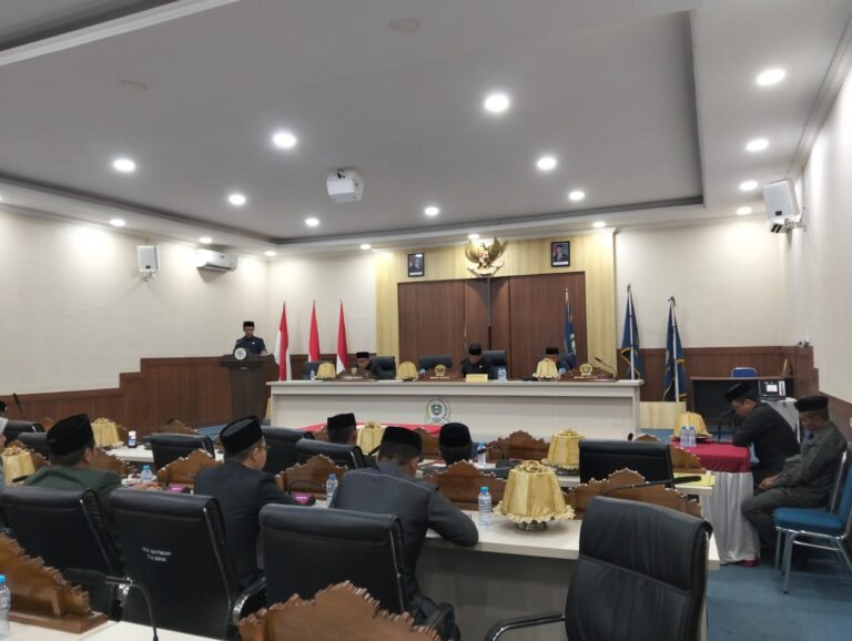 DPRD Mamuju Tengah Soroti PAD dan Kelangkaan LPG 3 Kg DPRD Mamuju Tengah Soroti PAD dan Kelangkaan LPG 3 Kg